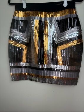 Bebe Black Gold Silver Motif Geometric Pattern Sequin Mini Party Skirt NWT Sz M